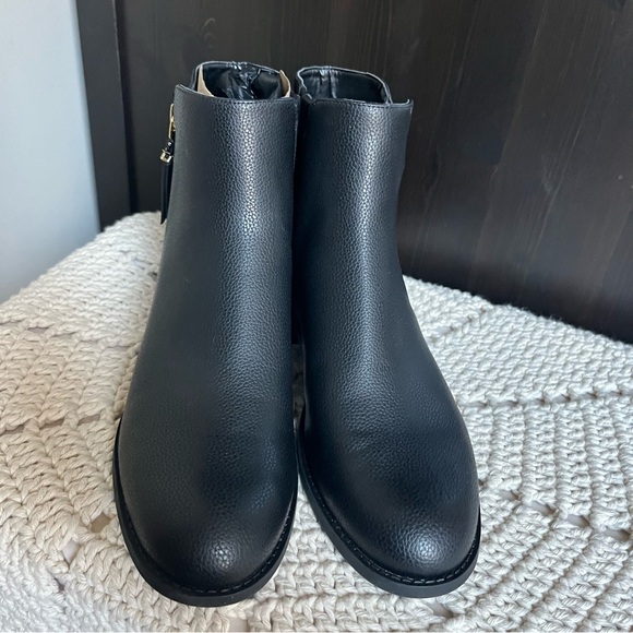 NWB Michael Kors BRITT ANKLE BOOT Womens size 9 Black Bootie Gold Zip Flat Shoes - Picture 8 of 14